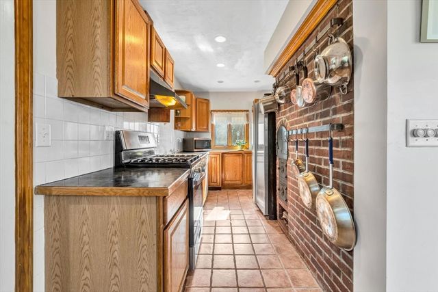107 Wimbledon Dr, Yarmouth, MA 02673