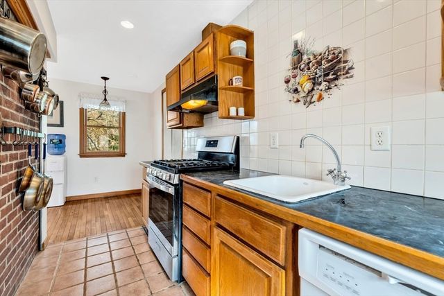 107 Wimbledon Dr, Yarmouth, MA 02673