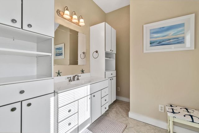 107 Wimbledon Dr, Yarmouth, MA 02673
