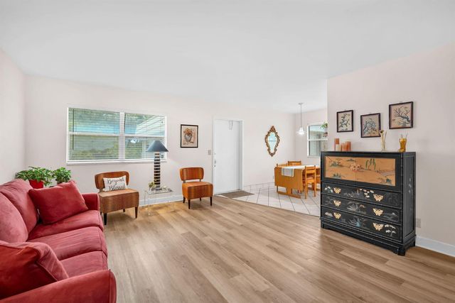 716 Saxony Place O, Delray Beach, FL 33446