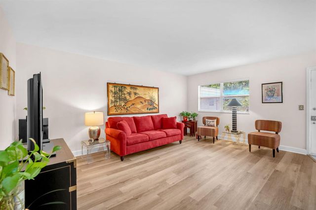 716 Saxony Place O, Delray Beach, FL 33446
