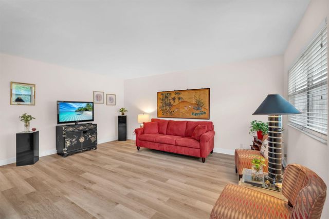 716 Saxony Place O, Delray Beach, FL 33446