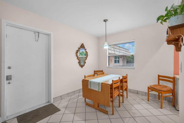 716 Saxony Place O, Delray Beach, FL 33446