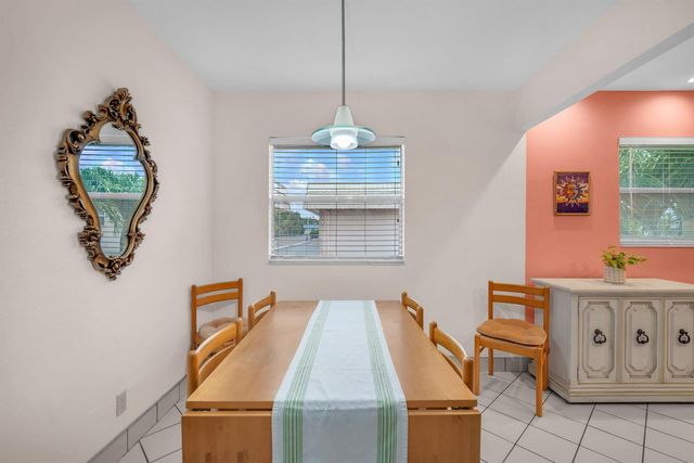 716 Saxony Place O, Delray Beach, FL 33446