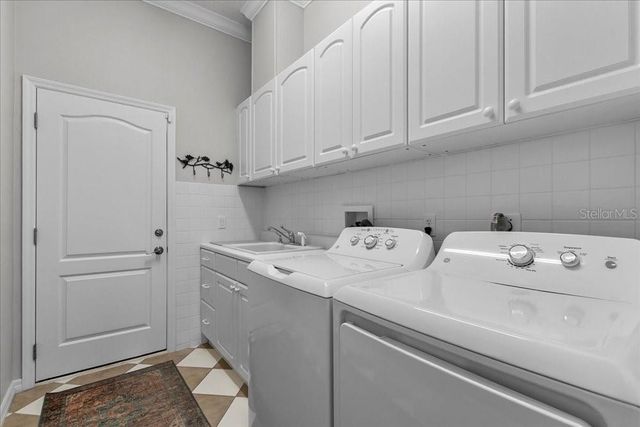 857 KINGSBRIDGE DRIVE, Oviedo, FL 32765