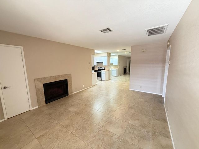 312 W Yukon Drive 2, Phoenix, AZ 85027