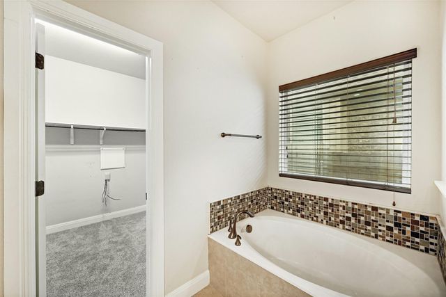 104 Turvey CV, Hutto, TX 78634