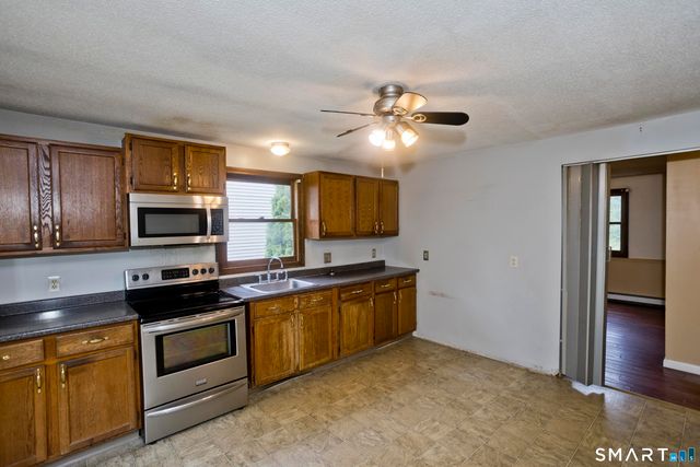 7 Second Avenue, Enfield, CT 06082