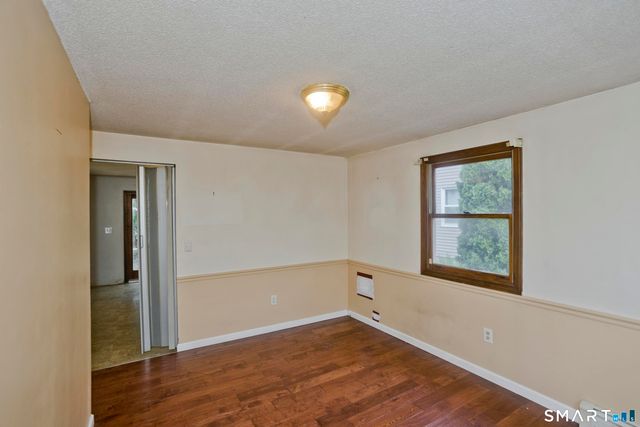7 Second Avenue, Enfield, CT 06082