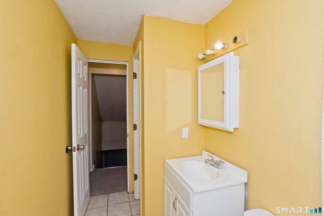 7 Second Avenue, Enfield, CT 06082