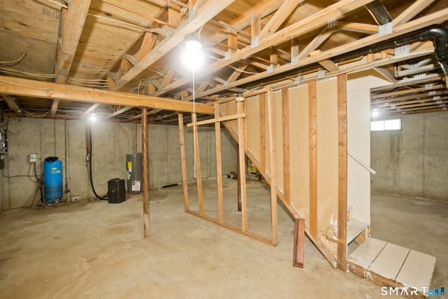 7 Second Avenue, Enfield, CT 06082