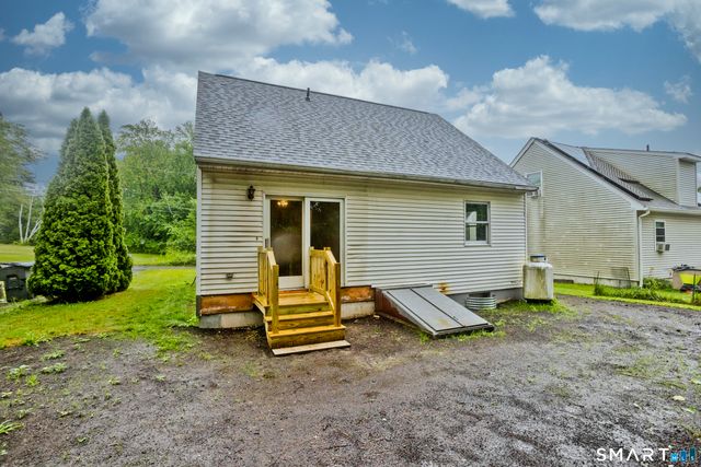 7 Second Avenue, Enfield, CT 06082