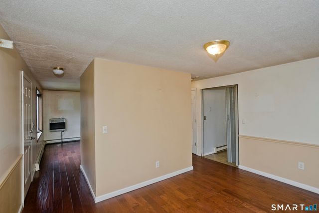 7 Second Avenue, Enfield, CT 06082