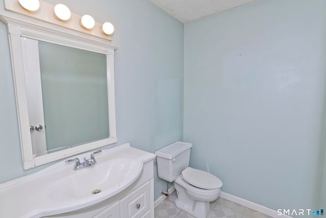 7 Second Avenue, Enfield, CT 06082
