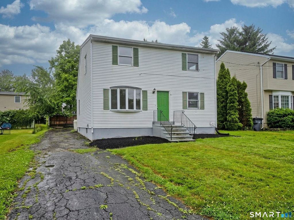7 Second Avenue, Enfield, CT 06082