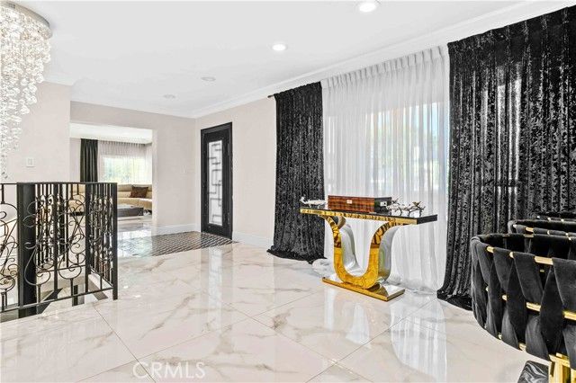 1824 Crestmont Court, Glendale, CA 91208