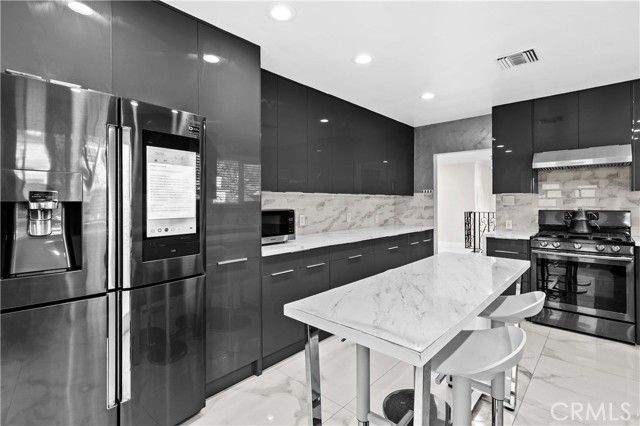 1824 Crestmont Court, Glendale, CA 91208