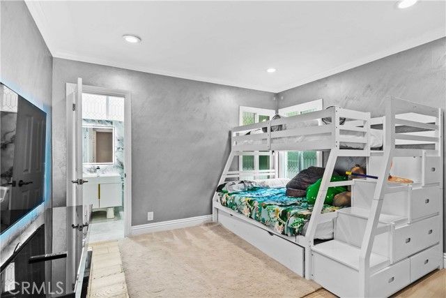 1824 Crestmont Court, Glendale, CA 91208