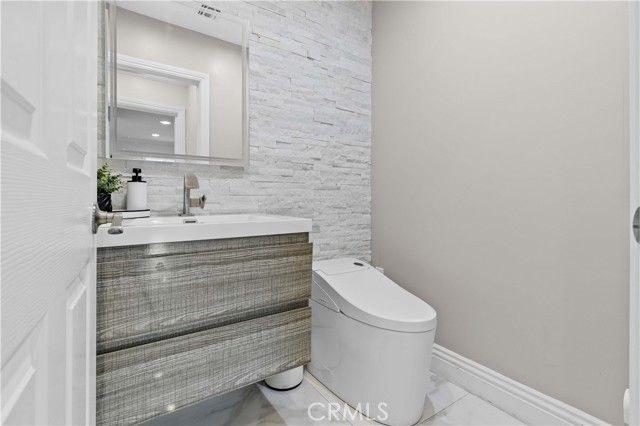 1824 Crestmont Court, Glendale, CA 91208