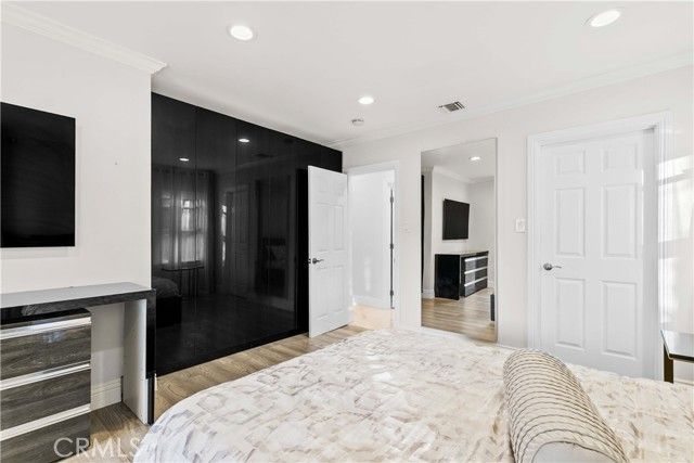 1824 Crestmont Court, Glendale, CA 91208