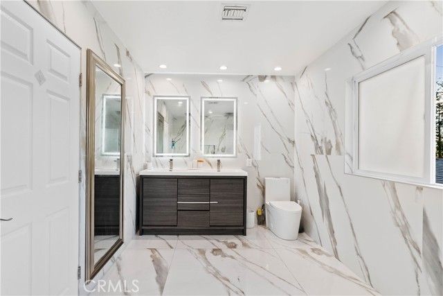 1824 Crestmont Court, Glendale, CA 91208