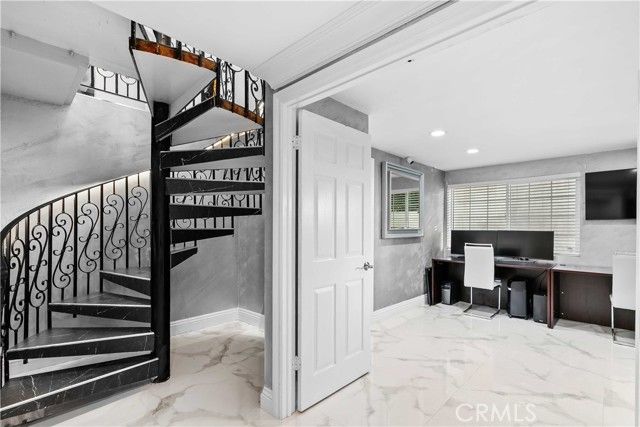 1824 Crestmont Court, Glendale, CA 91208