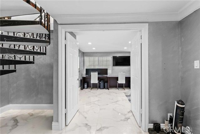 1824 Crestmont Court, Glendale, CA 91208