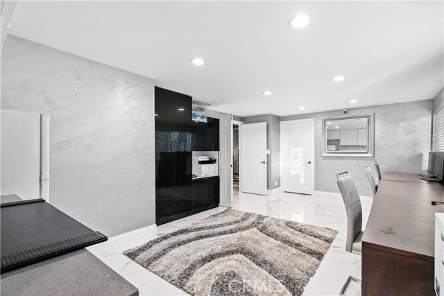 1824 Crestmont Court, Glendale, CA 91208