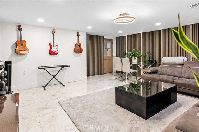 1824 Crestmont Court, Glendale, CA 91208