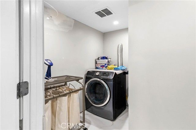 1824 Crestmont Court, Glendale, CA 91208