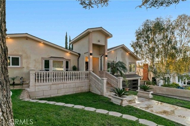 1824 Crestmont Court, Glendale, CA 91208