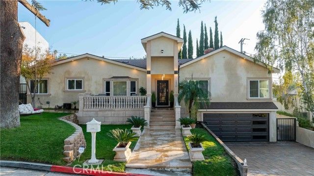 1824 Crestmont Court, Glendale, CA 91208