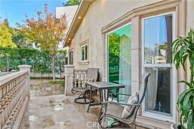 1824 Crestmont Court, Glendale, CA 91208