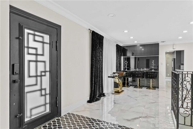 1824 Crestmont Court, Glendale, CA 91208