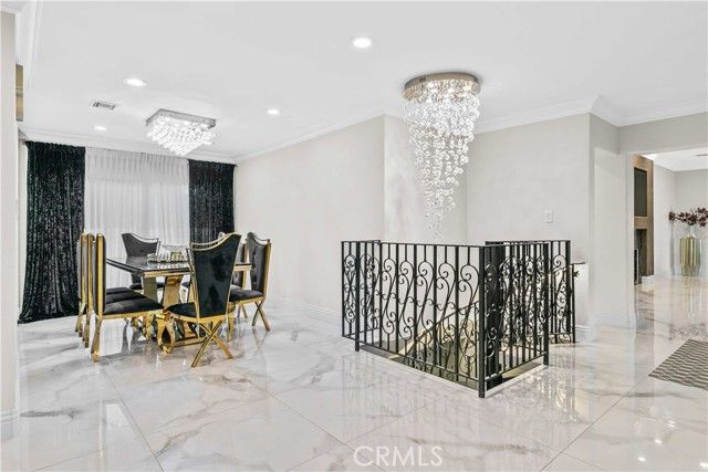 1824 Crestmont Court, Glendale, CA 91208