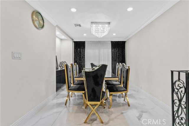 1824 Crestmont Court, Glendale, CA 91208