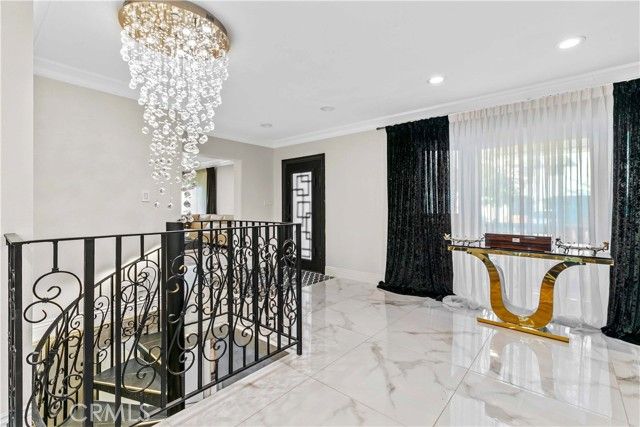 1824 Crestmont Court, Glendale, CA 91208