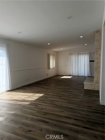 1720 Elsinore Circle, Oxnard, CA 93035