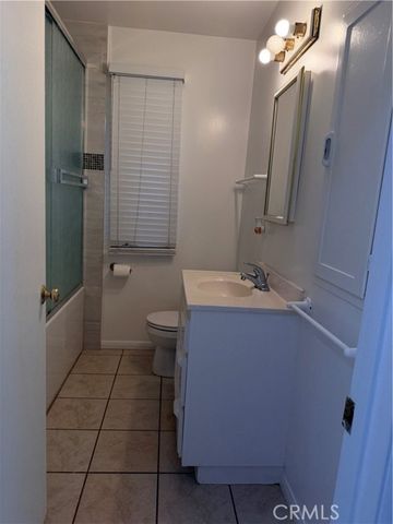 1720 Elsinore Circle, Oxnard, CA 93035