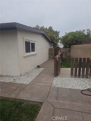 1720 Elsinore Circle, Oxnard, CA 93035