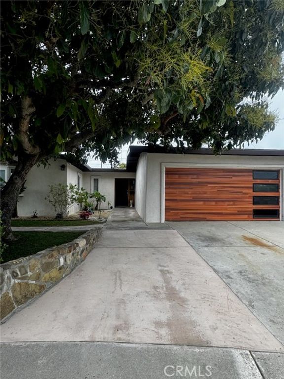 1720 Elsinore Circle, Oxnard, CA 93035