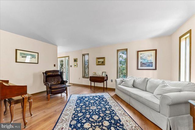 1850 BROOKS RD, West Chester, PA 19382