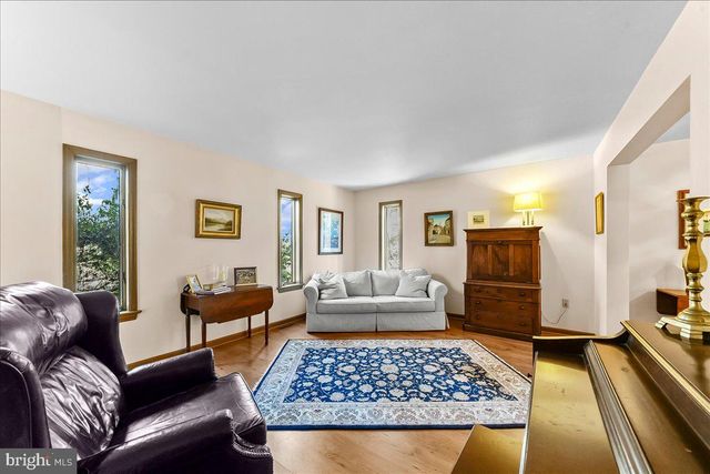 1850 BROOKS RD, West Chester, PA 19382