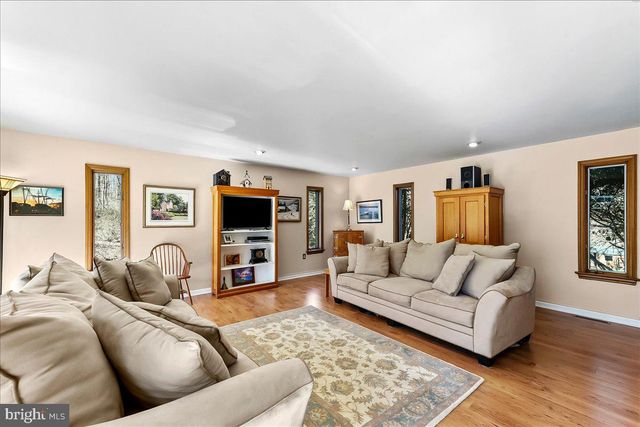 1850 BROOKS RD, West Chester, PA 19382