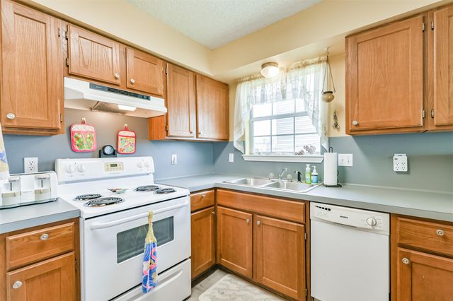 4030 Fort Bend Drive, Galveston, TX 77554