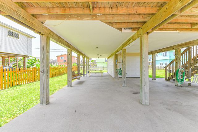 4030 Fort Bend Drive, Galveston, TX 77554