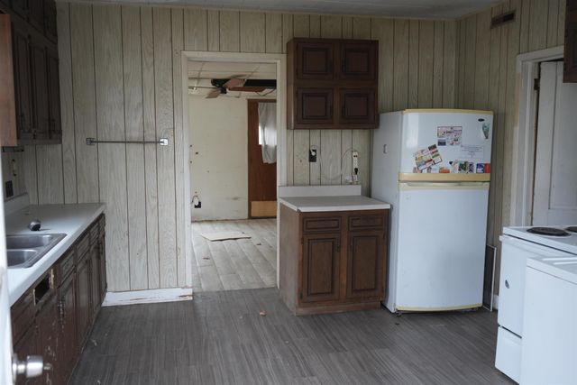 220 W. TRAER ST., Greene, IA 50636