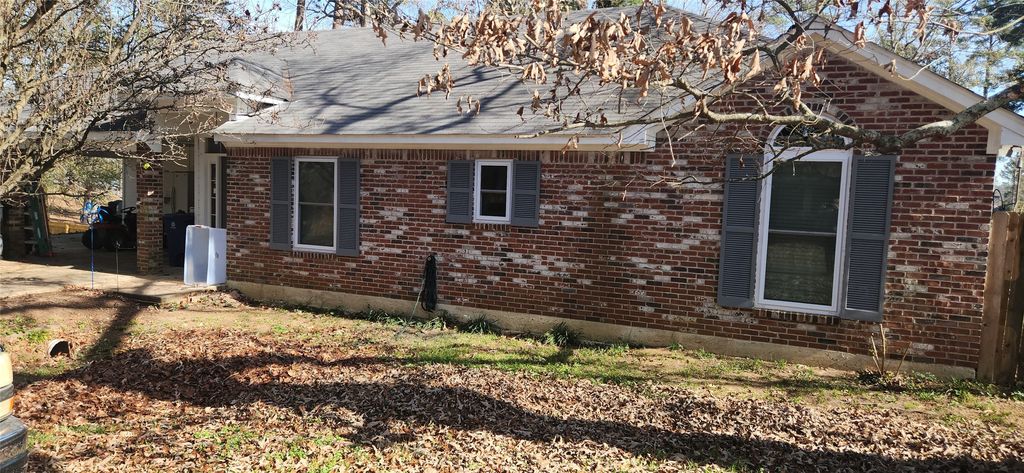 1605 Top Bluff Lane, Shreveport, LA 71109