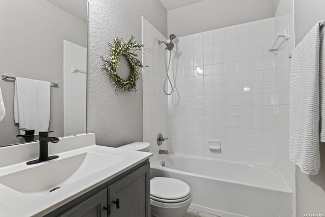 1926 Laurel Pathway, San Antonio, TX 78245