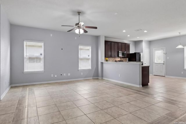 1926 Laurel Pathway, San Antonio, TX 78245
